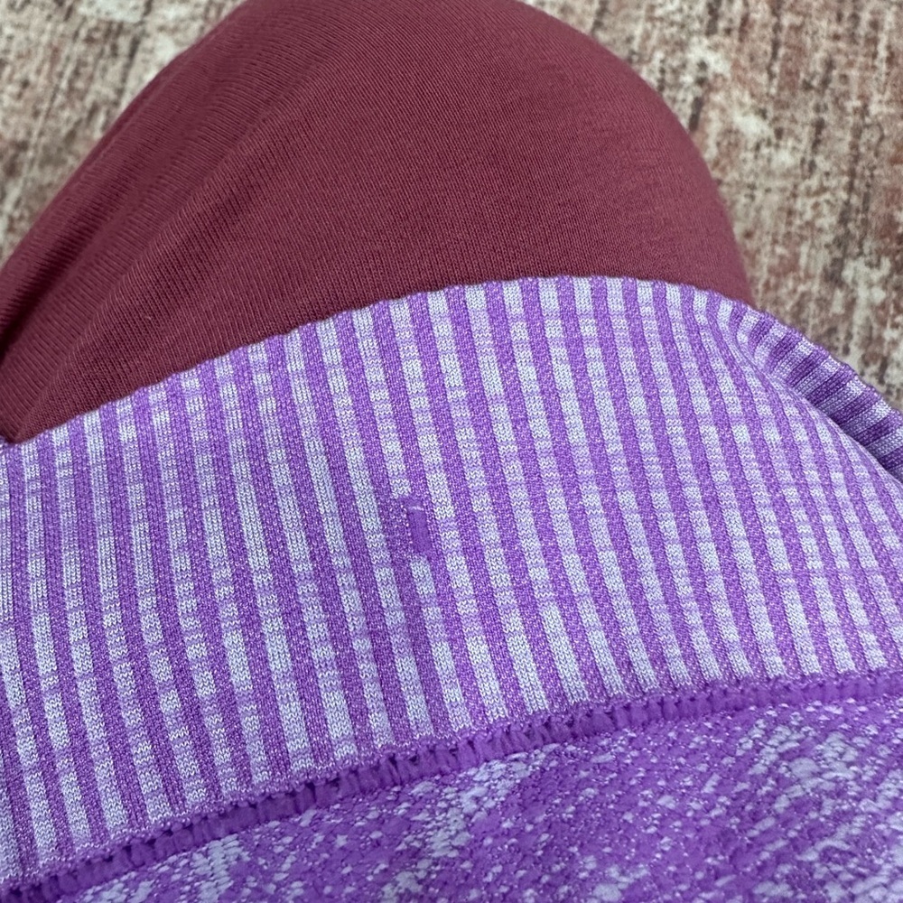 Lululemon Women Size 2 Long Sleeve Rest Less Pullover Purple Thumb Loop Lavender - Picture 9 of 9